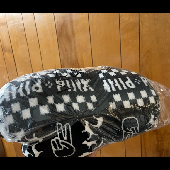 NWT VICTORIA'S SECRET VS PINK Sherpa Blanket - Picture 4 of 8